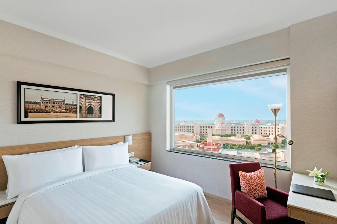 Fairfield By Marriott Lucknow Hotel Bagian luar foto