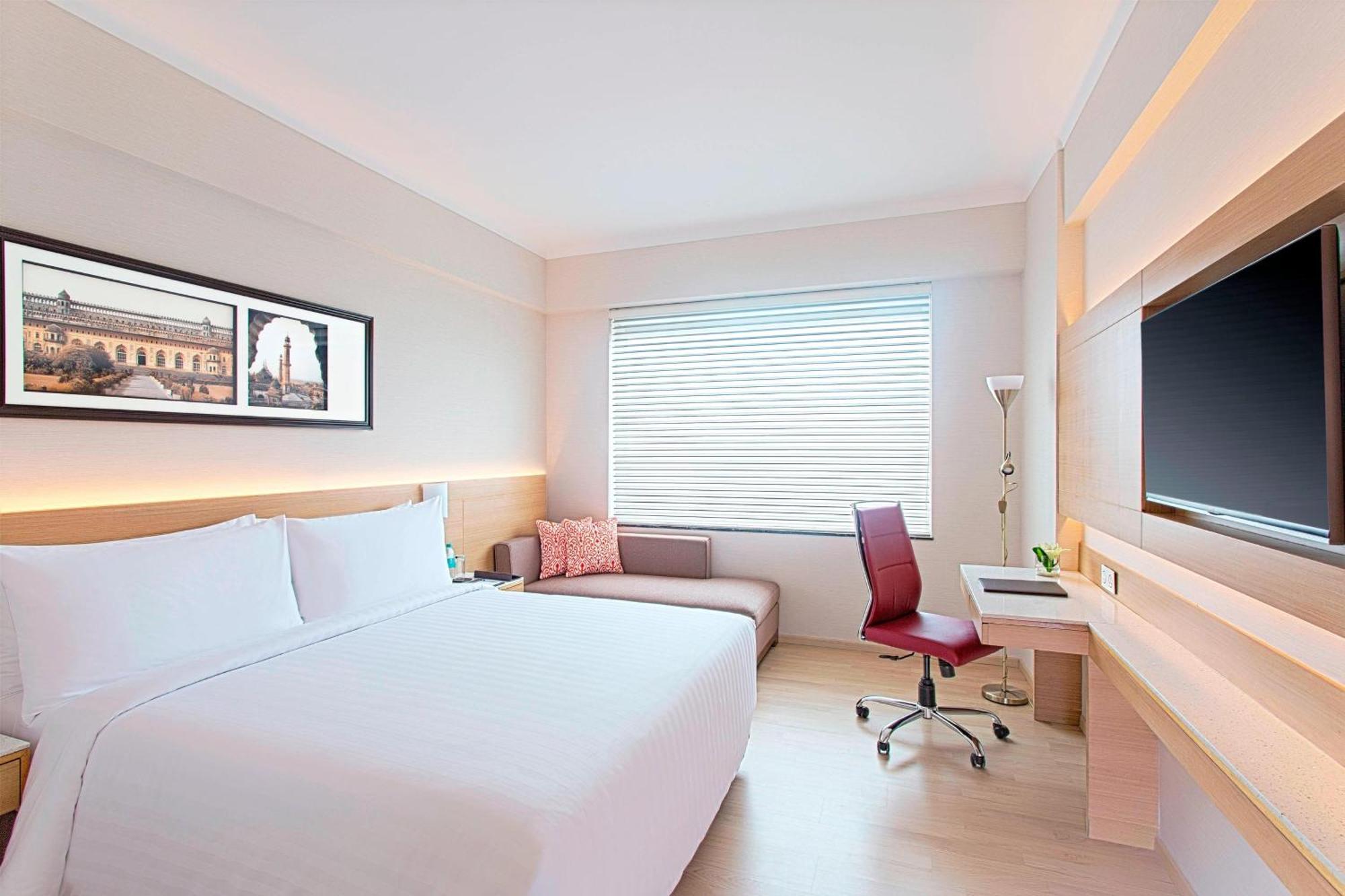 Fairfield By Marriott Lucknow Hotel Bagian luar foto