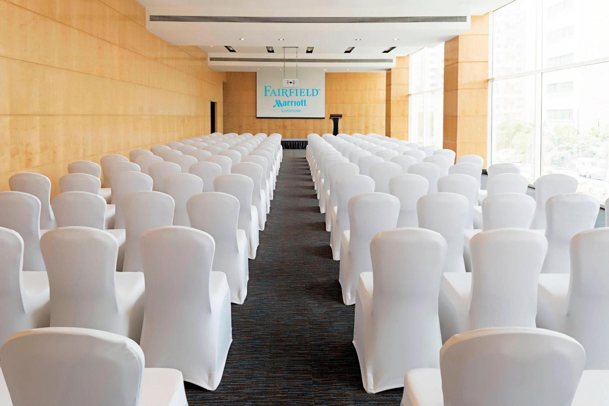 Fairfield By Marriott Lucknow Hotel Bagian luar foto