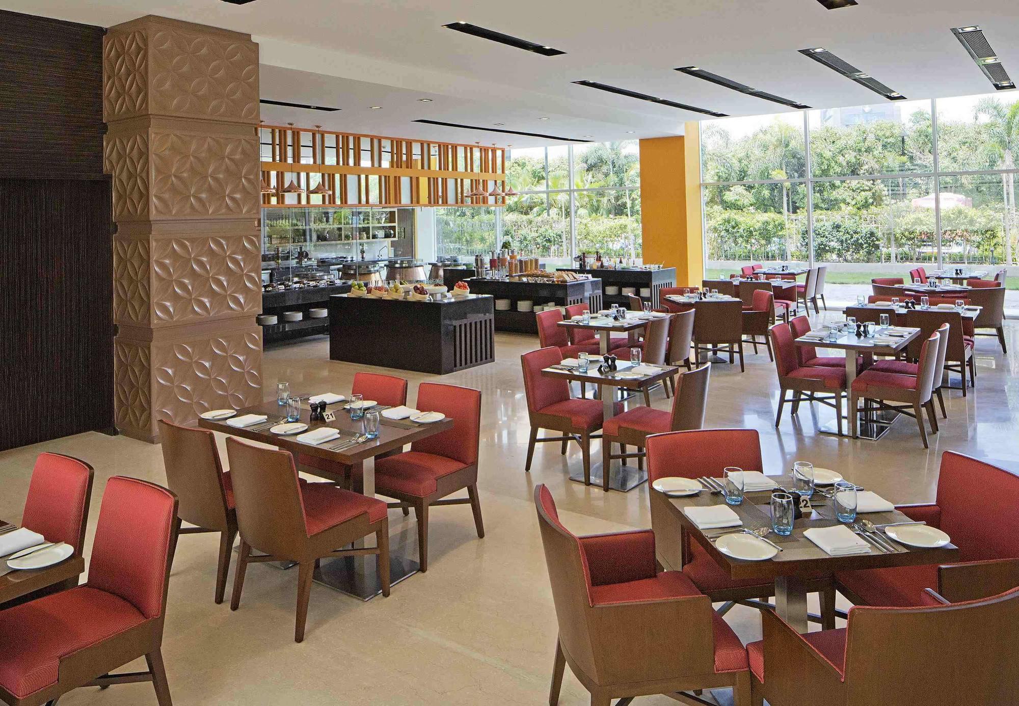 Fairfield By Marriott Lucknow Hotel Bagian luar foto
