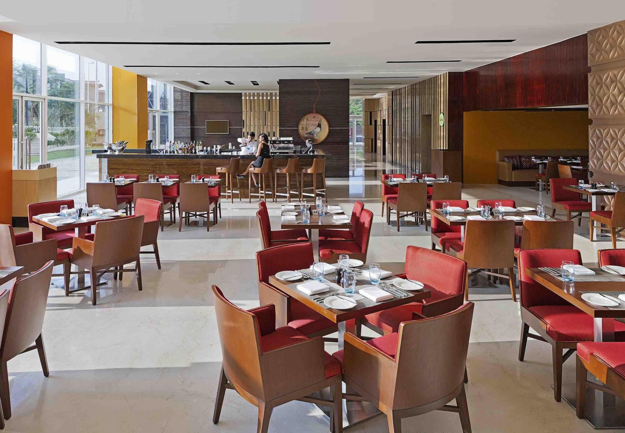 Fairfield By Marriott Lucknow Hotel Bagian luar foto
